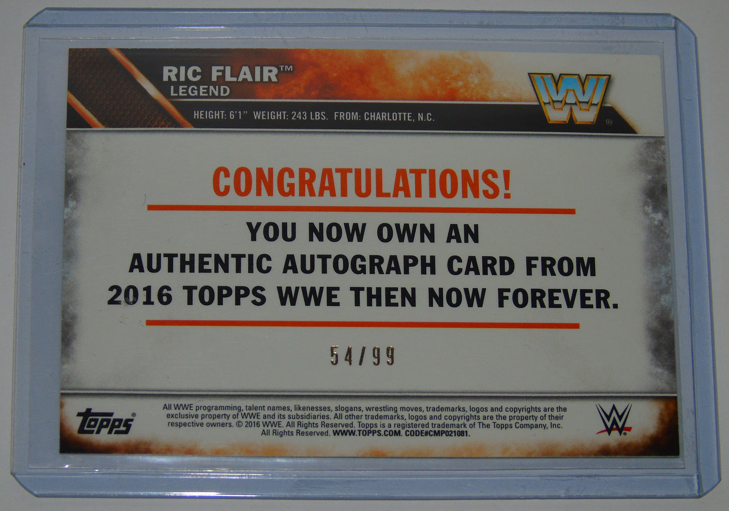 THE NATURE BOY RIC FLAIR HAND SIGNED WWE WRESTLING TOPPS TRAING CARD