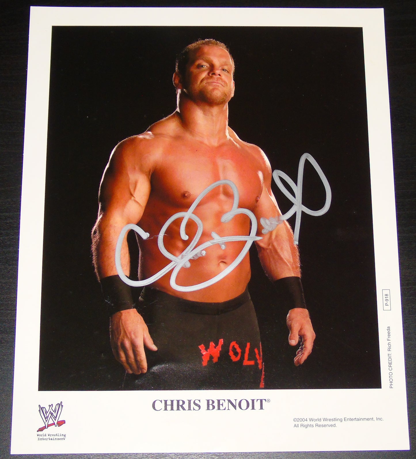 CHRIS BENOIT SIGNED WWE WRESTLING 8"x10" PROMO PHOTO P-918