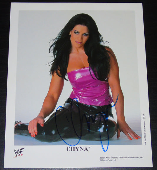 CHYNA SIGNED WWF WWE WRESTLING PROMO PHOTO P-635