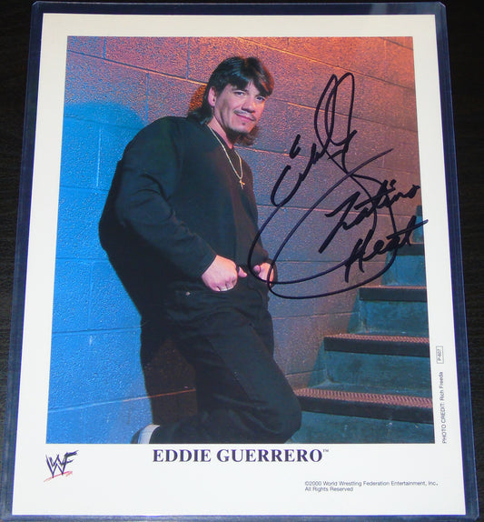 EDDIE GUERRERO SIGNED WWF/WWE WRESTLING DEBUT RADICALZ PROMO PHOTO P-607