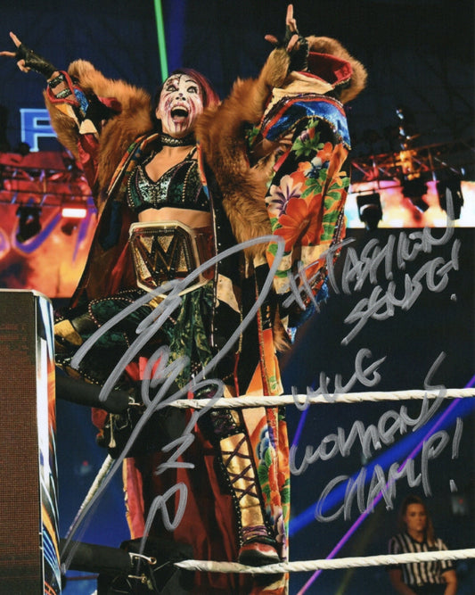 Asuka WWE Signed Photo with Japanese inscription!