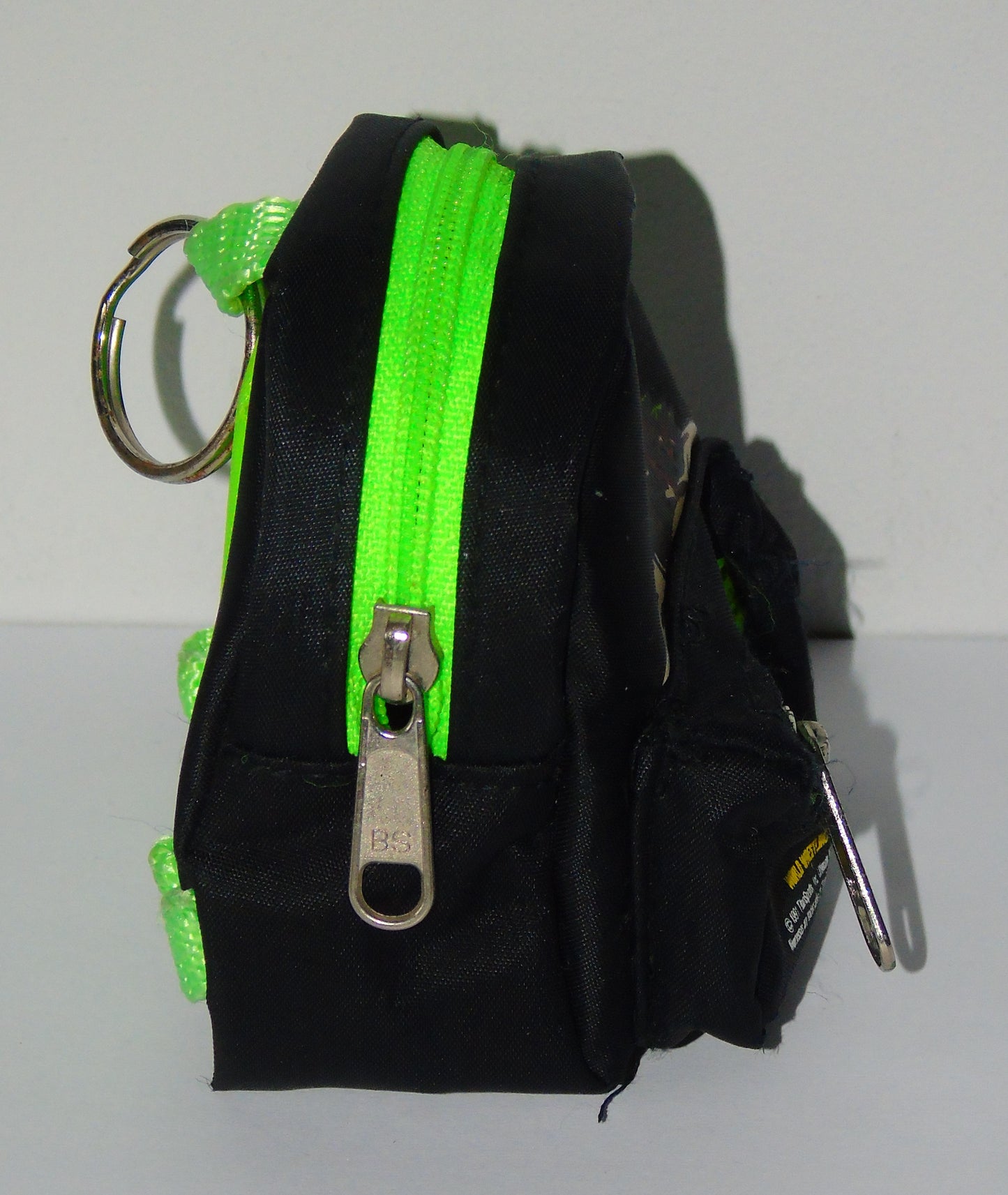 WWF WWE Wrestling The Ultimate Warrior Mini Back Pack Keyring
