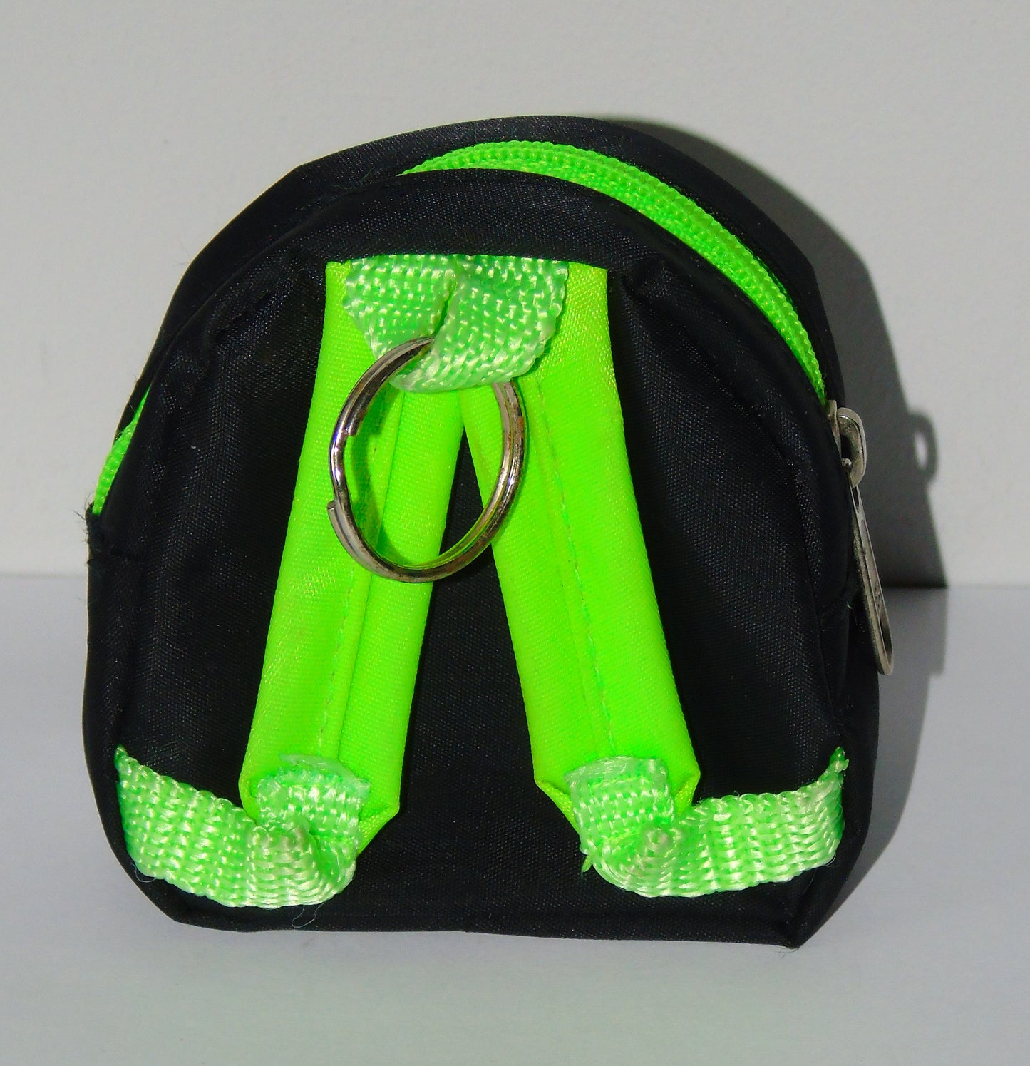 WWF WWE Wrestling The Ultimate Warrior Mini Back Pack Keyring