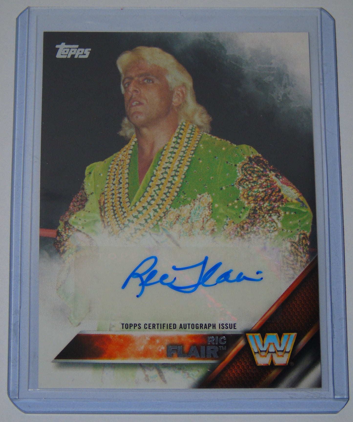 THE NATURE BOY RIC FLAIR HAND SIGNED WWE WRESTLING TOPPS TRAING CARD