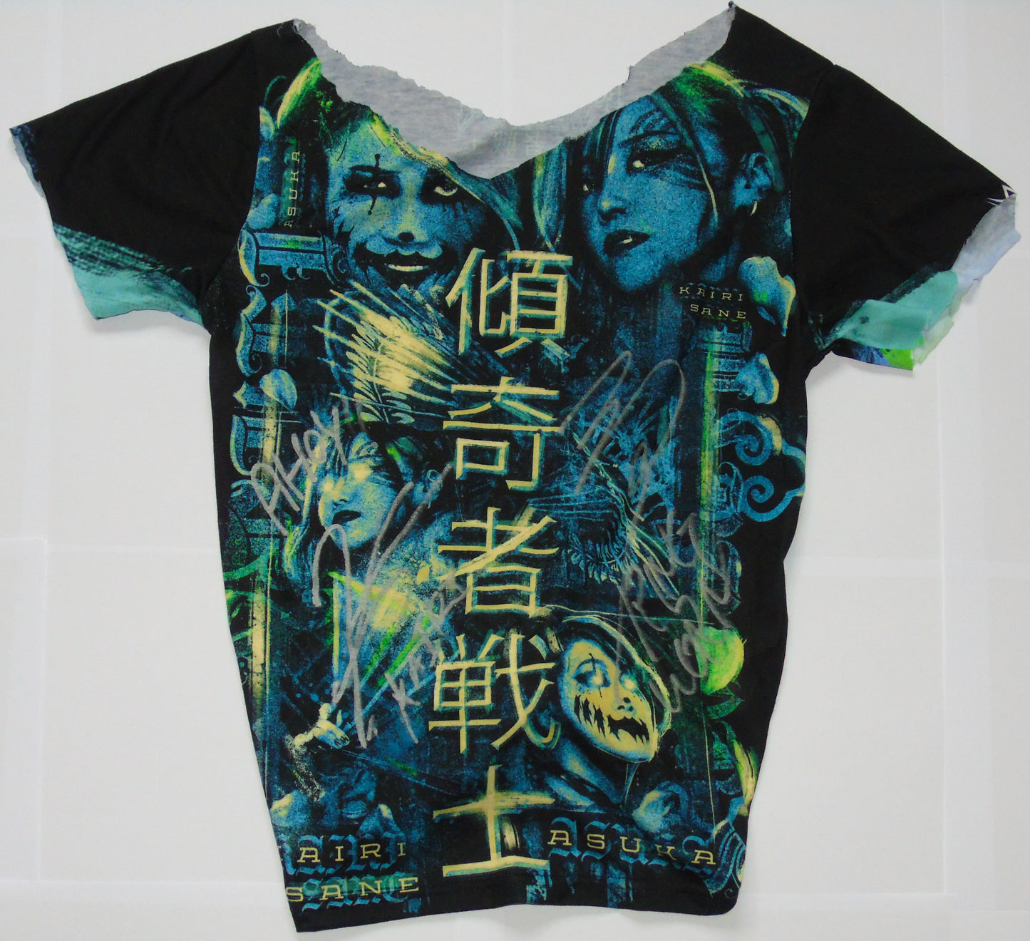 Asuka WWE Ring Worn & Signed Wrestling T-Shirt With Added Kairi Sane Autograph