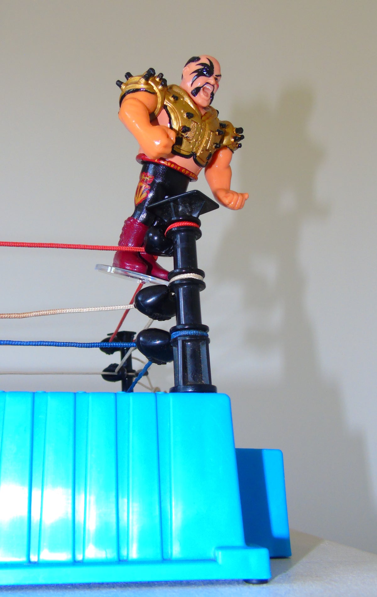 WWF HASBRO WRESTLING RING COMPLETE WITH SOUND EFFECTS MODULE