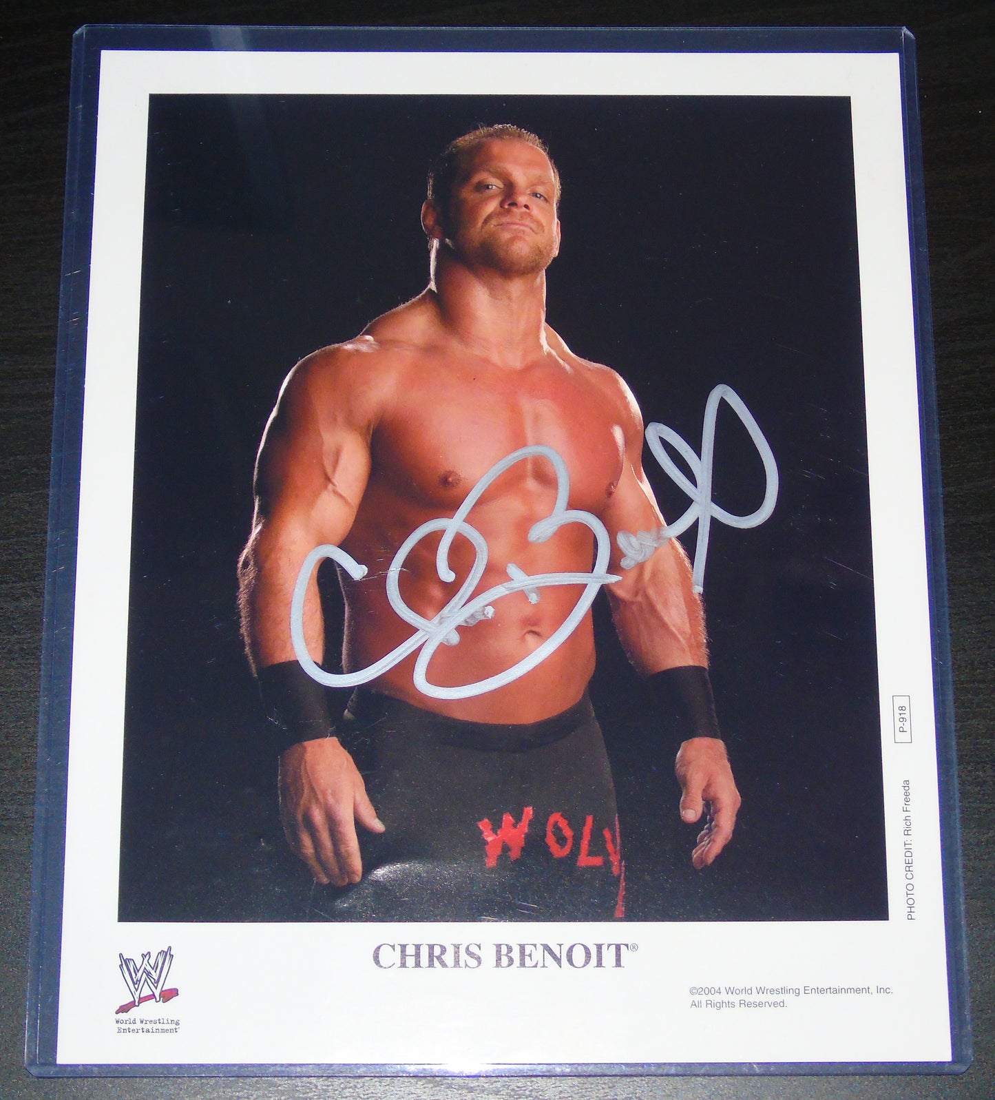 CHRIS BENOIT SIGNED WWE WRESTLING 8"x10" PROMO PHOTO P-918