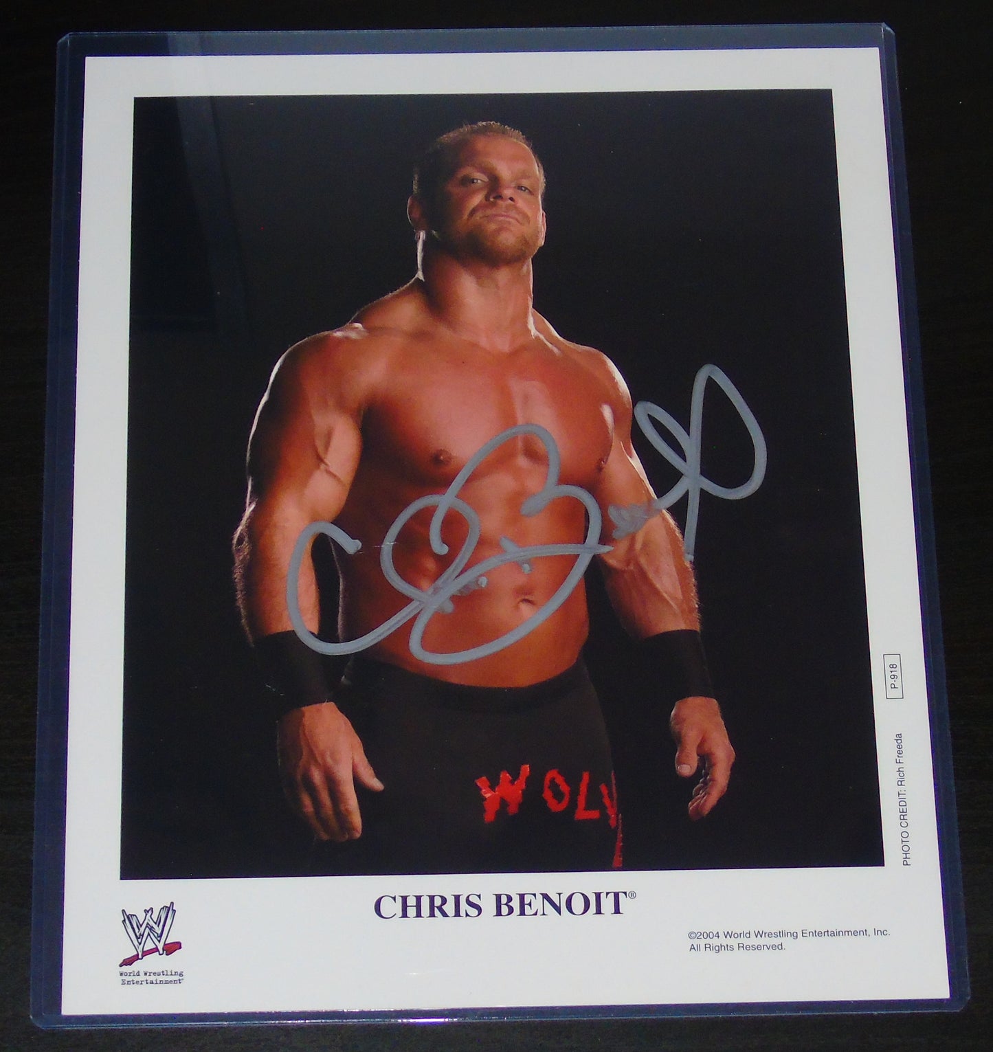 CHRIS BENOIT SIGNED WWE WRESTLING 8"x10" PROMO PHOTO P-918