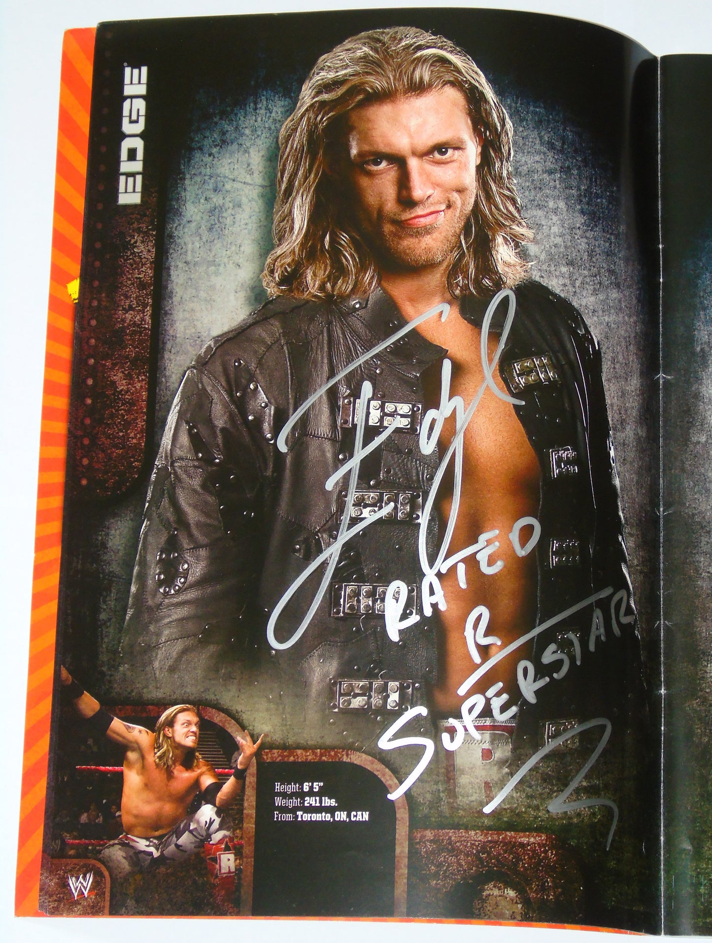 WWE Wrestling UK Tour 2010 Official Event Program Signed By Edge, Wade Barrett, Beth Phoenix, The Hart Dynasty & Rosa Mendes
