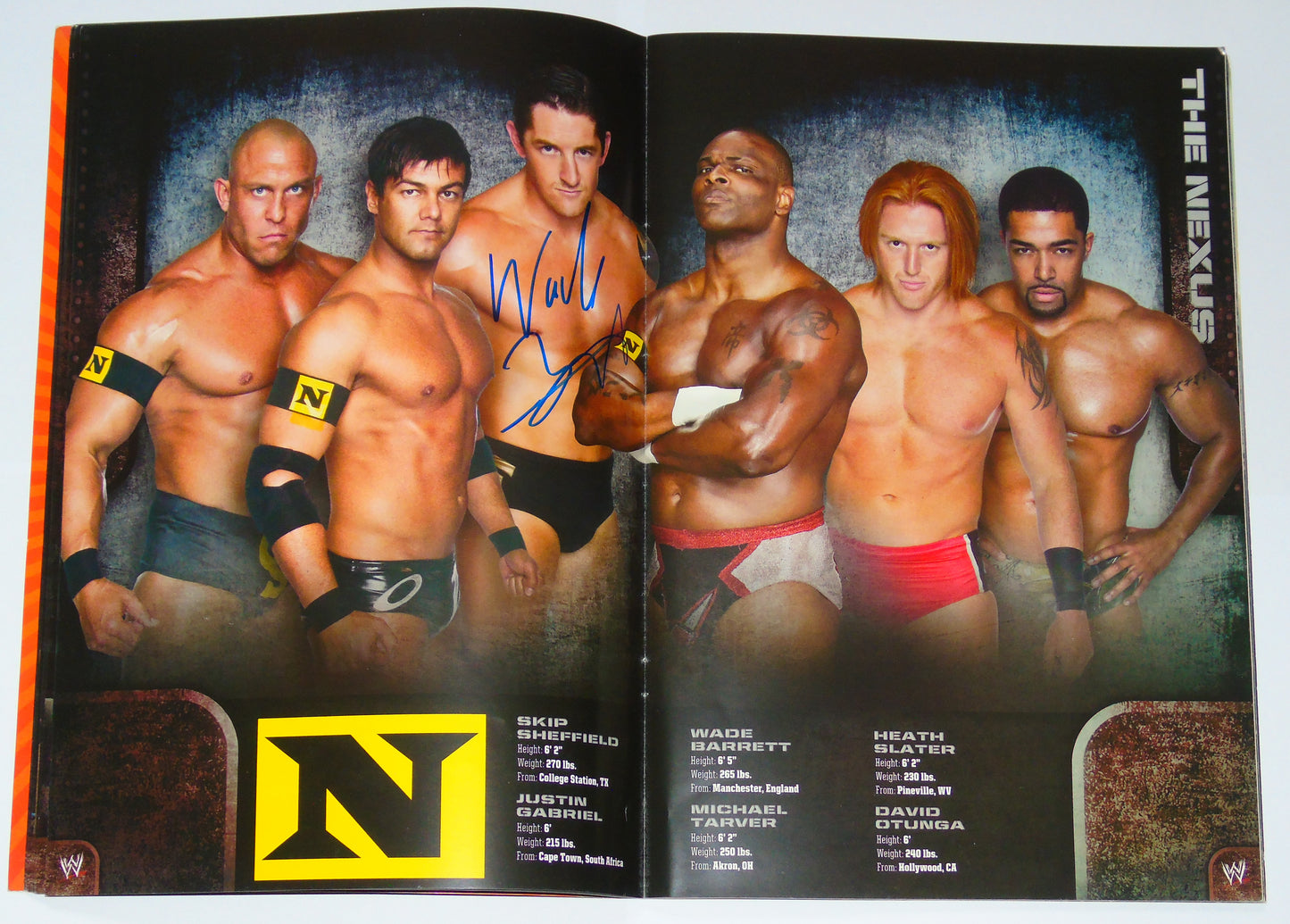 WWE Wrestling UK Tour 2010 Official Event Program Signed By Edge, Wade Barrett, Beth Phoenix, The Hart Dynasty & Rosa Mendes