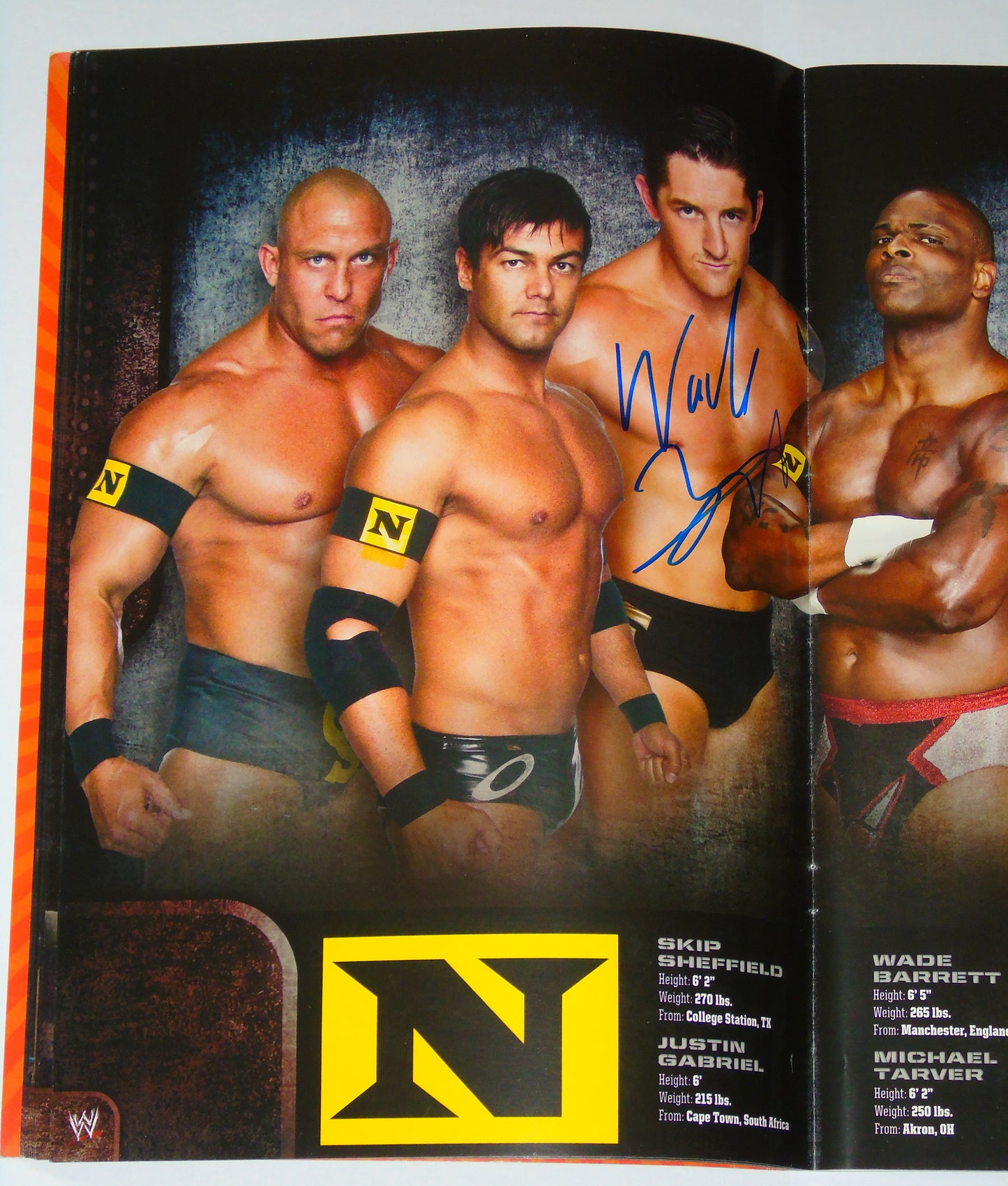 WWE Wrestling UK Tour 2010 Official Event Program Signed By Edge, Wade Barrett, Beth Phoenix, The Hart Dynasty & Rosa Mendes