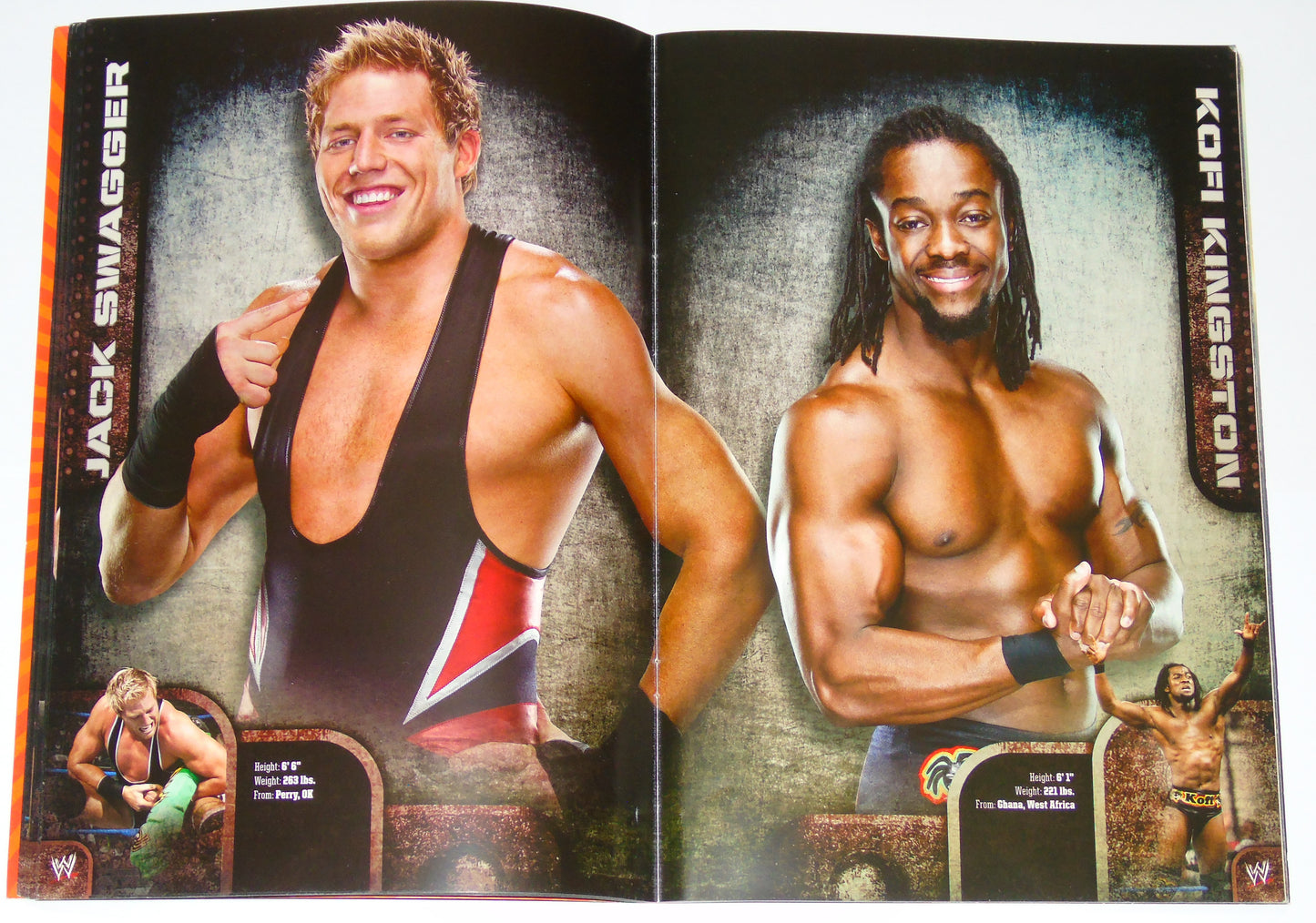 WWE Wrestling UK Tour 2010 Official Event Program Signed By Edge, Wade Barrett, Beth Phoenix, The Hart Dynasty & Rosa Mendes