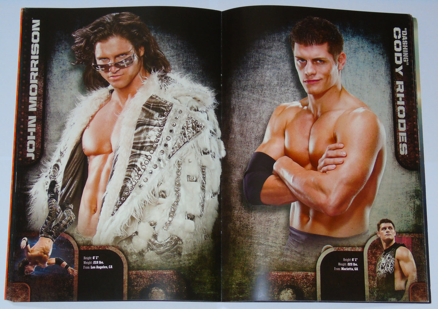 WWE Wrestling UK Tour 2010 Official Event Program Signed By Edge, Wade Barrett, Beth Phoenix, The Hart Dynasty & Rosa Mendes