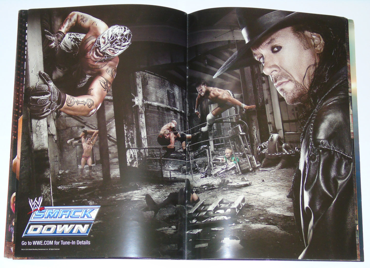 WWE Wrestling UK Tour 2010 Official Event Program Signed By Edge, Wade Barrett, Beth Phoenix, The Hart Dynasty & Rosa Mendes