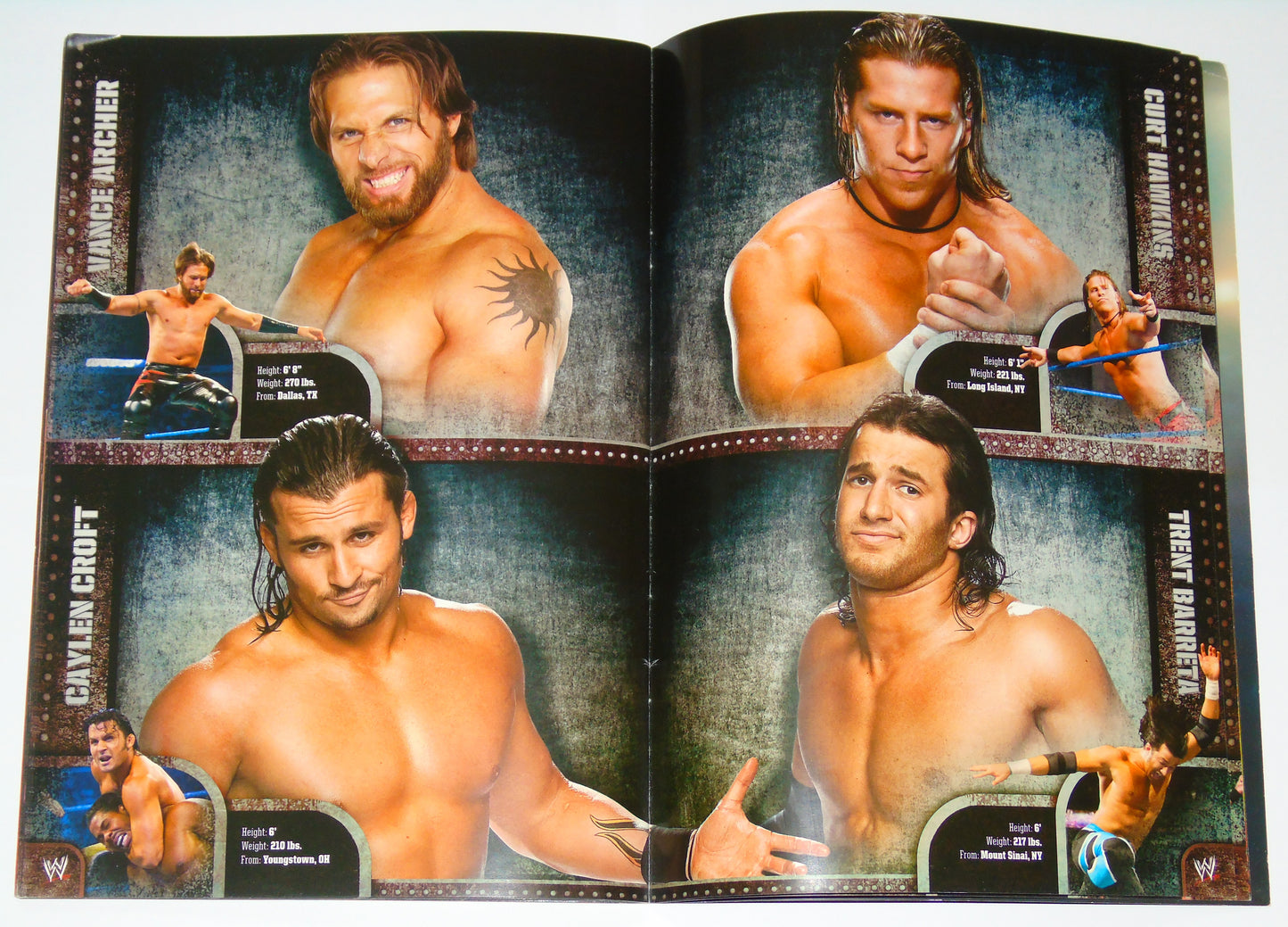 WWE Wrestling UK Tour 2010 Official Event Program Signed By Edge, Wade Barrett, Beth Phoenix, The Hart Dynasty & Rosa Mendes