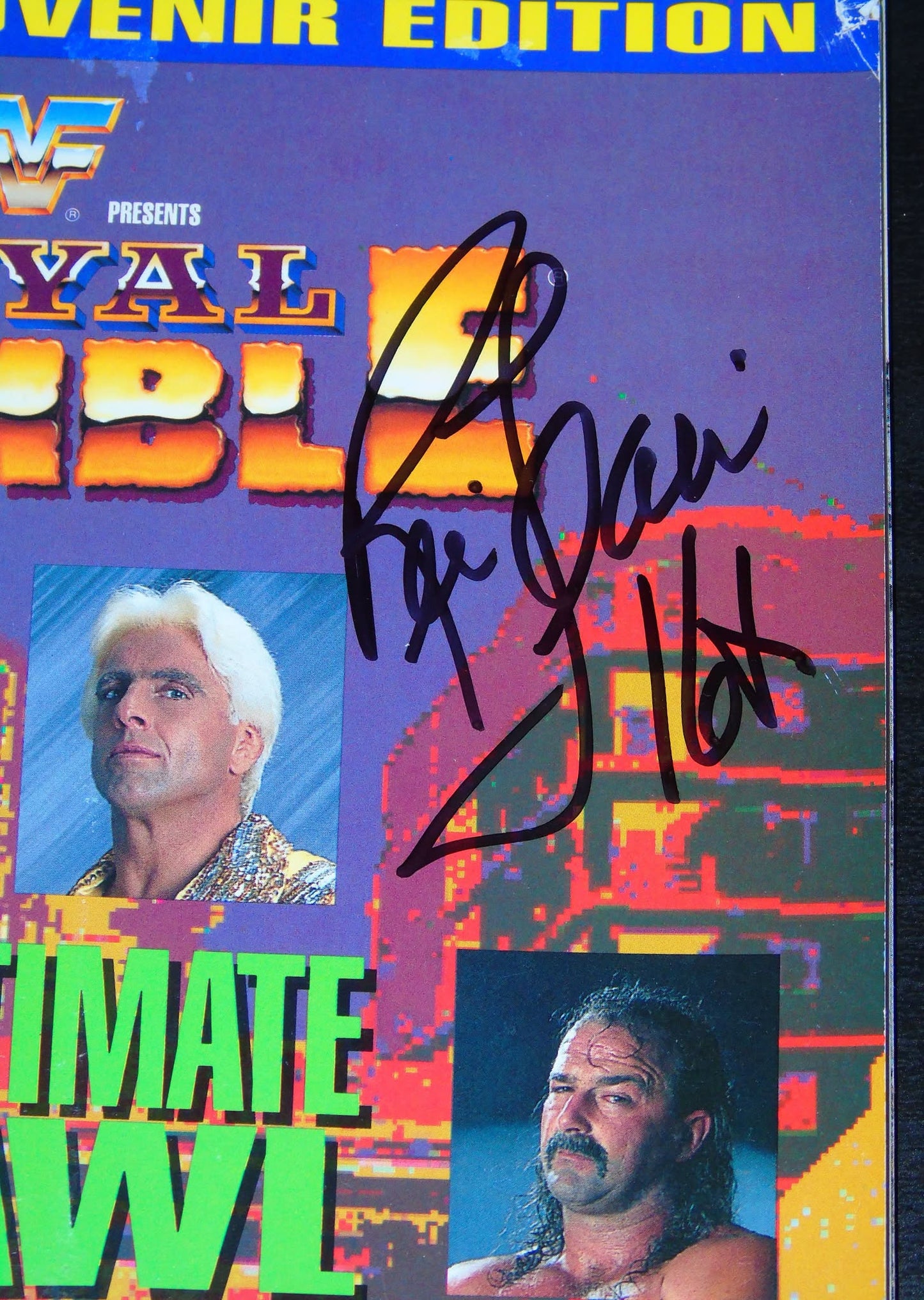 WWF ROYAL RUMBLE 1992 OFFICIAL SOUVENIR MAGAZINE/PROGRAMME SIGNED BY THE NATURE BOY RIC FLAIR